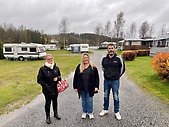 Jill och Peter Ericsson, Bullarebygdens camping, samt näringslivsutvecklare Elenor Olofsson.